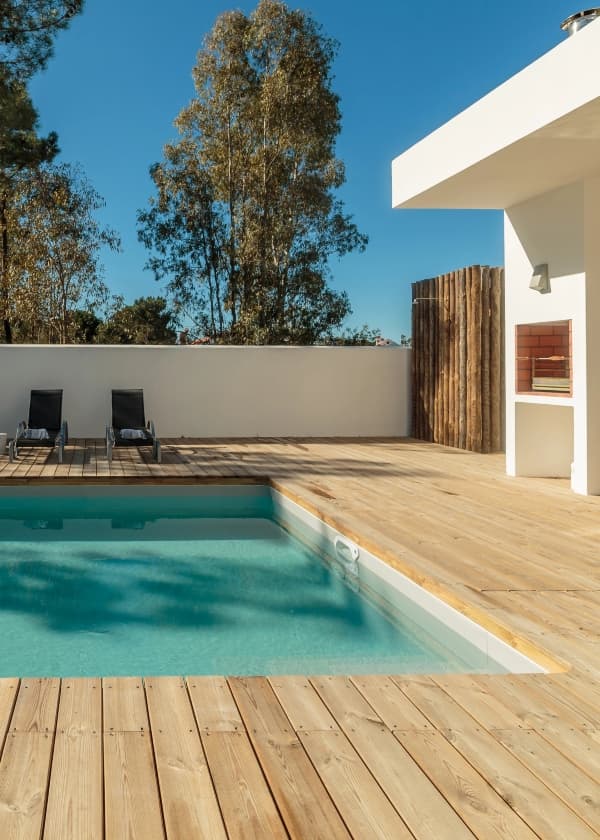 Pool Deck Cleaning Thumbnail
